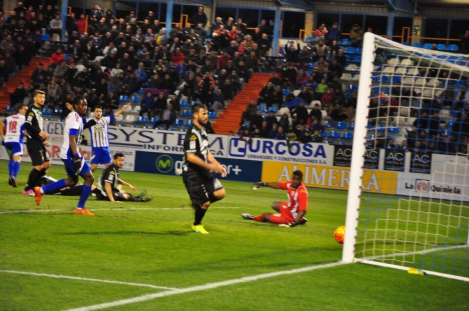 Caiado marcó el primer gol de la Deportiva desde el 3 de enero (R. Sevillano)