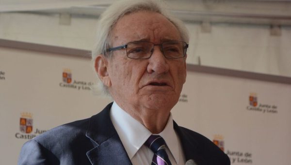Imagen de archivo del periodista berciano Luis del Olmo. / QUINITO