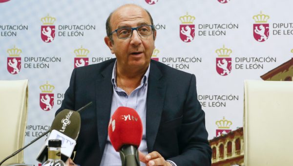 Imagen de archivo del portavoz del PP en la Diputación de León, Francisco Castañón. / C. S. Campillo