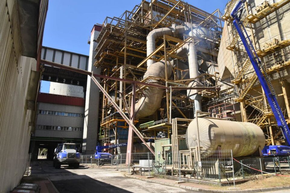 Obras de desmantelamiento en la central térmica de Compostilla II