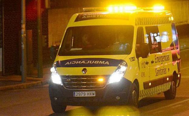 Ambulancia de soporte vital básico. / 112