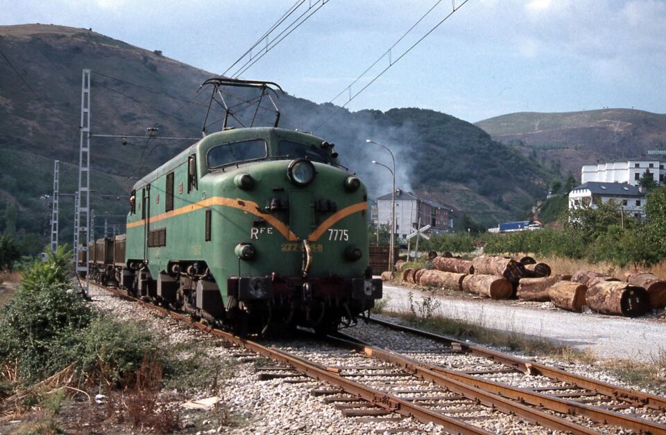 Estación de Villafranca del Bierzo en 1990 / Nabor Dieguez