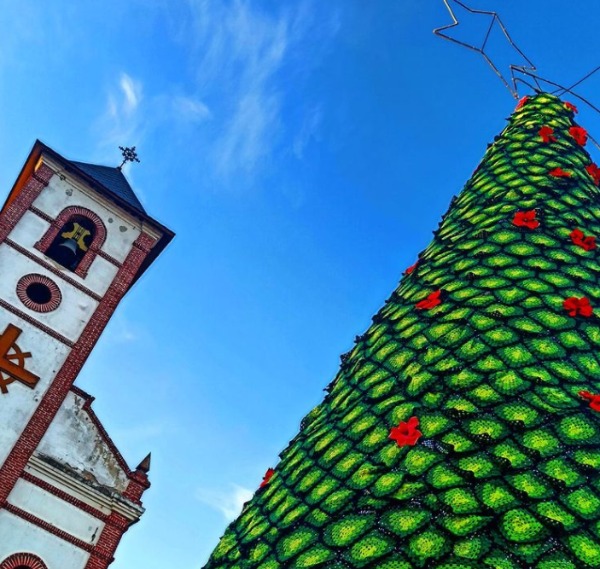 Árbol de Navidad de ganchillo de Toral de Los Vados / @laultimanota.blgspt