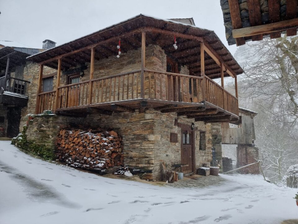 Peñalba de Santiago bajo la nieve / La Cantina de Peñlaba