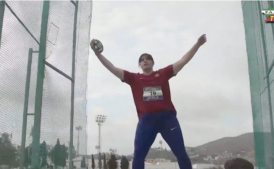 Sabina Asenjo en su primer lanzamiento en Motril | Federación Andaluza de Atletismo