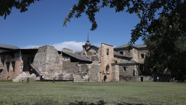 Monasterio de Santa María de Carracedo. / QUINTO