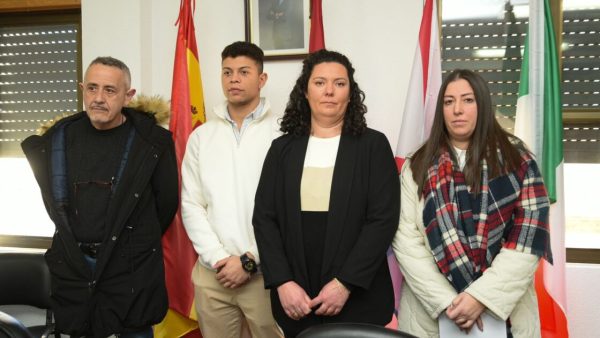 Los nuevos concejales del PSOE en el Ayuntamiento de Cacabelos. / QUINITO