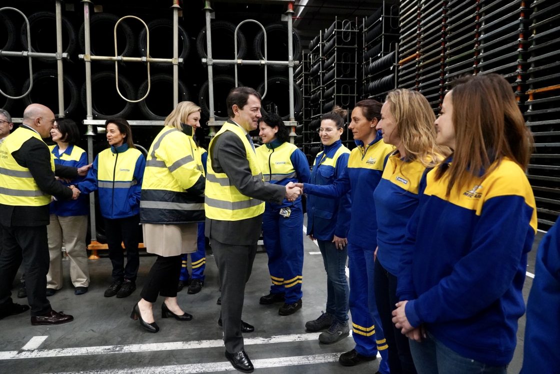 El presidente de la Junta de Castilla y León, Alfonso Fernández Mañueco, visita la Fábrica de Michelín, donde se realizará un acto con motivo del Día Internacional de la Mujer que se conmemora el 8 de marzo.