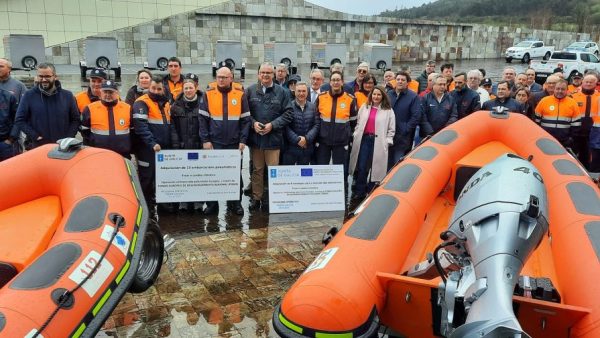 Entrega de material para emergencias a concellos de Ourense