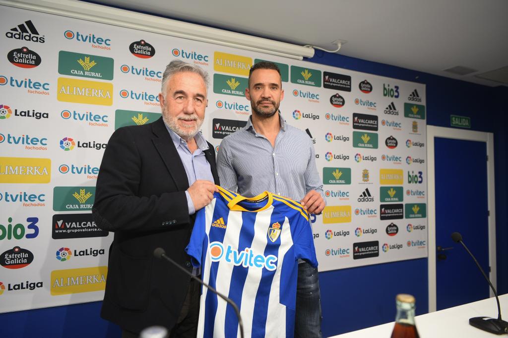 Presentación de Juanfran como nuevo entrenador de la Ponferradina