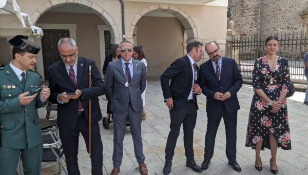 Olegario Ramón, José Antonio Cartón, Iván Alonso, Marco Morala y Lidia Coca, durante la celebración del Corpus en Ponferrada