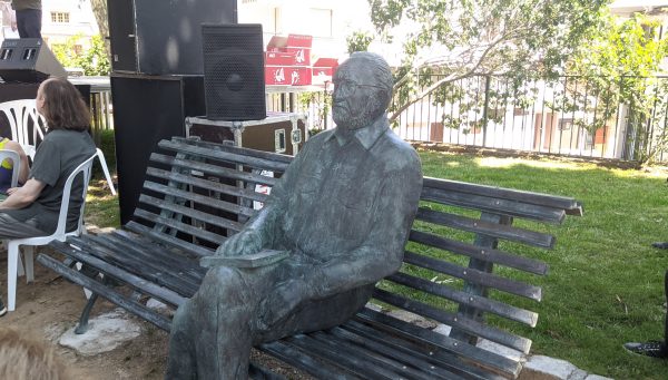 Estatua de Antonio Pereira en el Jardín de la Alameda de Villafranca del Bierzo