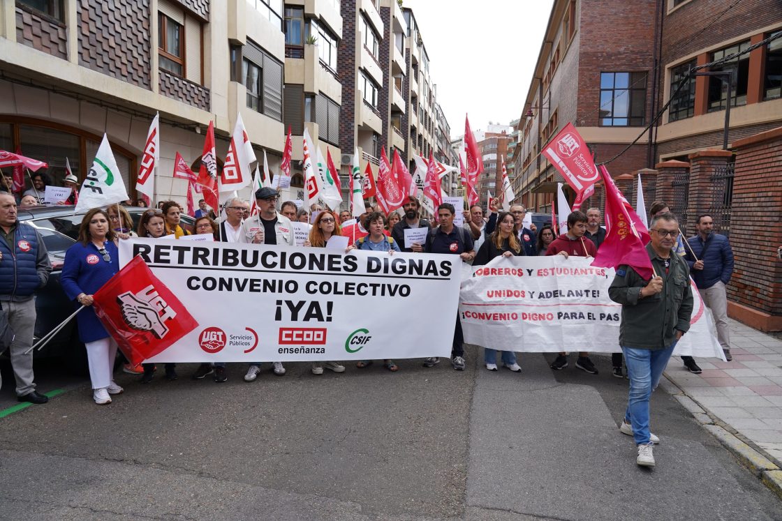 Protesta de los trabajadores de Administración y Servicios de la Universidad de León