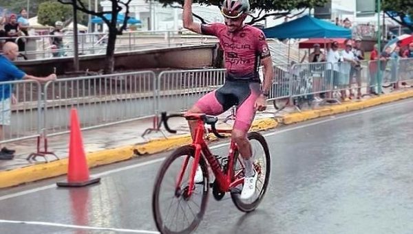 Christopher Morales, campeón de Puerto Rico de ruta con el Maglia Tecnosylva Bembibre. / MTBCT
