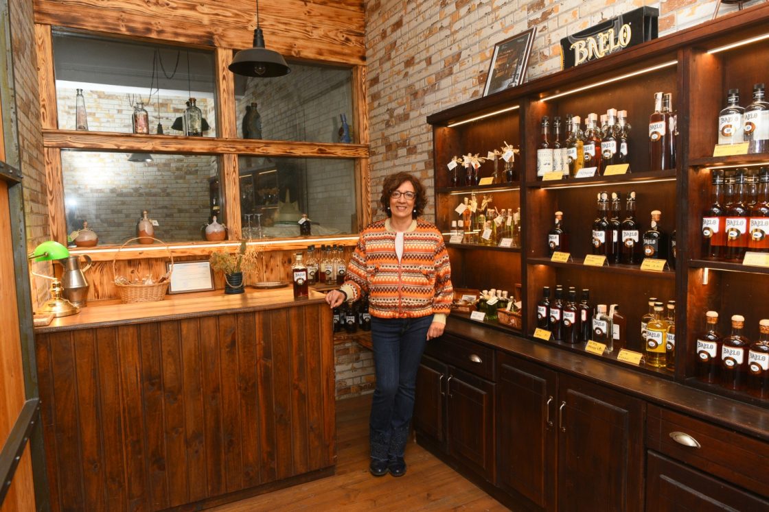 Marisa Baelo, gerente de Aguardientes Baelo, en Quilós
