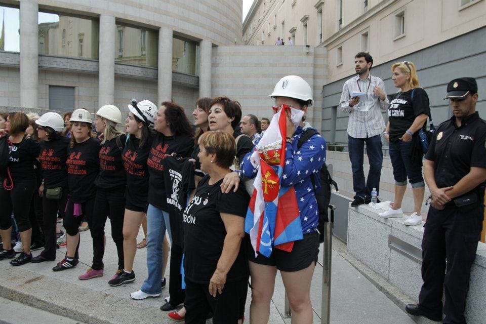 Protesta en el Senado contra el cierre de la minería de carbón en 2012