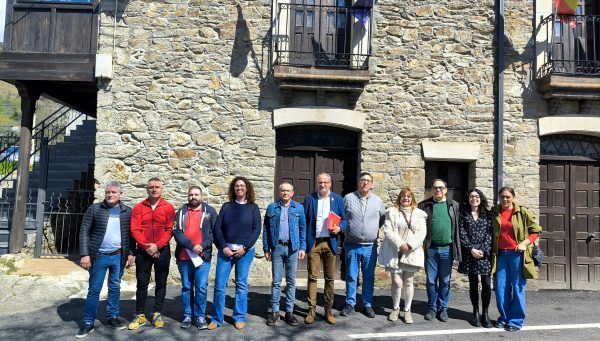 Visita del presidente del Consejo Comarcal al Ayuntamiento de Sobrado