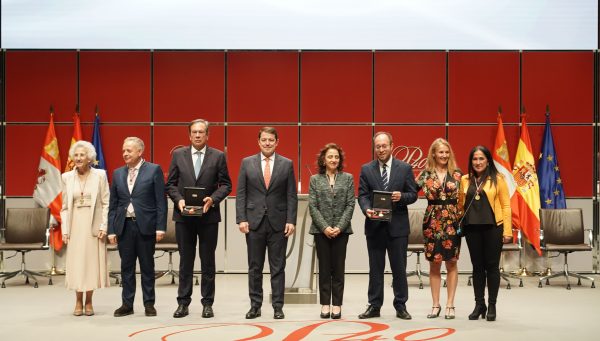 Foto de familia de la Entrega de los Premios Castilla y León 2023