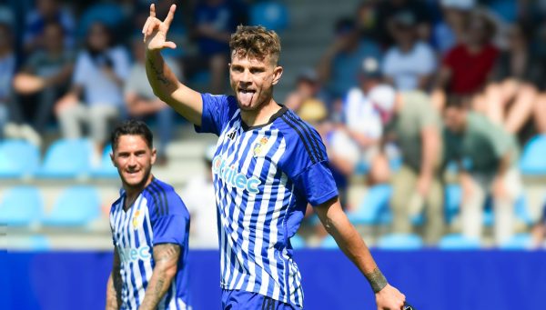 Samuele Longo celebra su gol ante el Logroñés