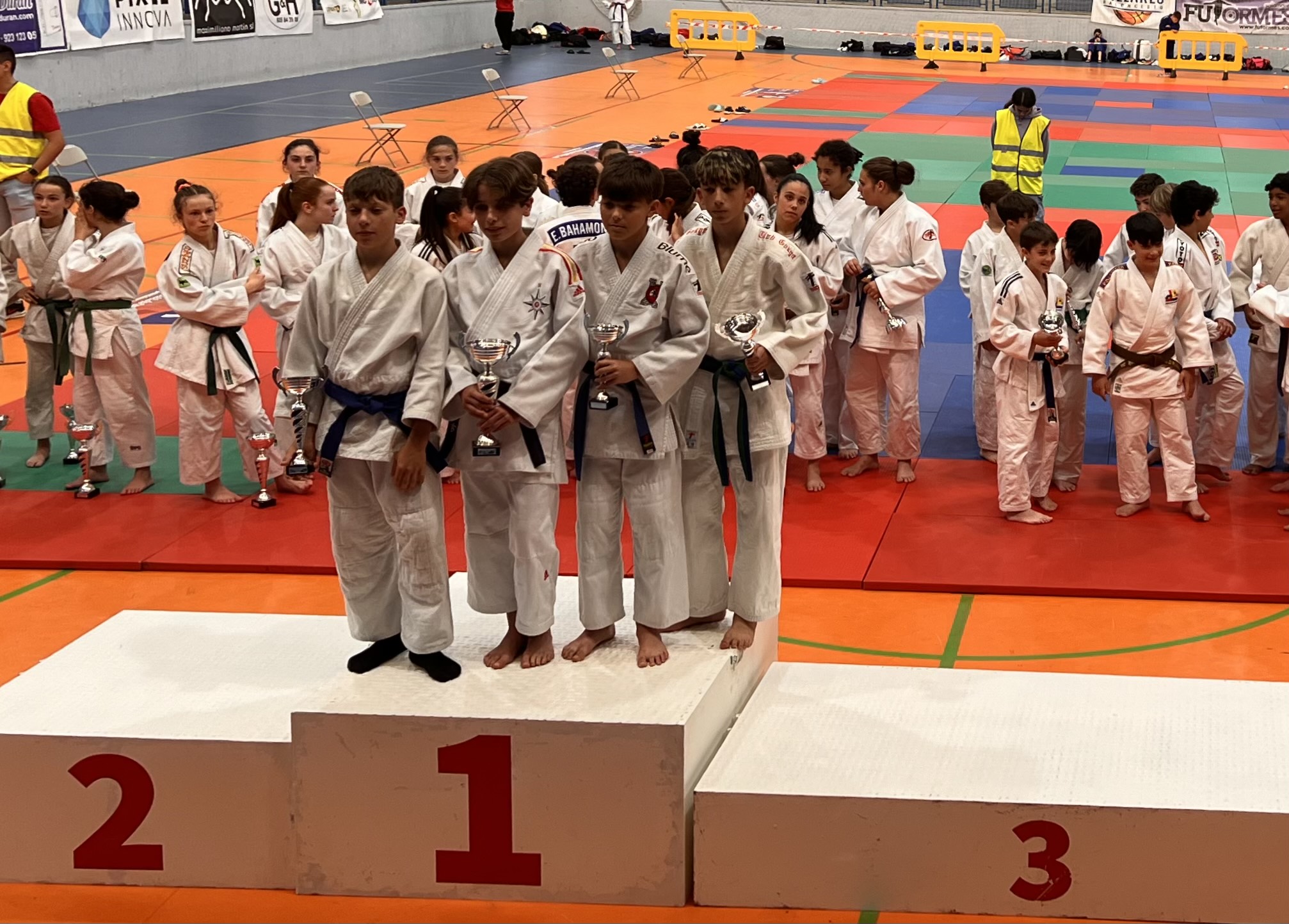 Éxito para el Club Judo Blume de Ponferrada en el VI Campeonato Internacional Villares de la Reina