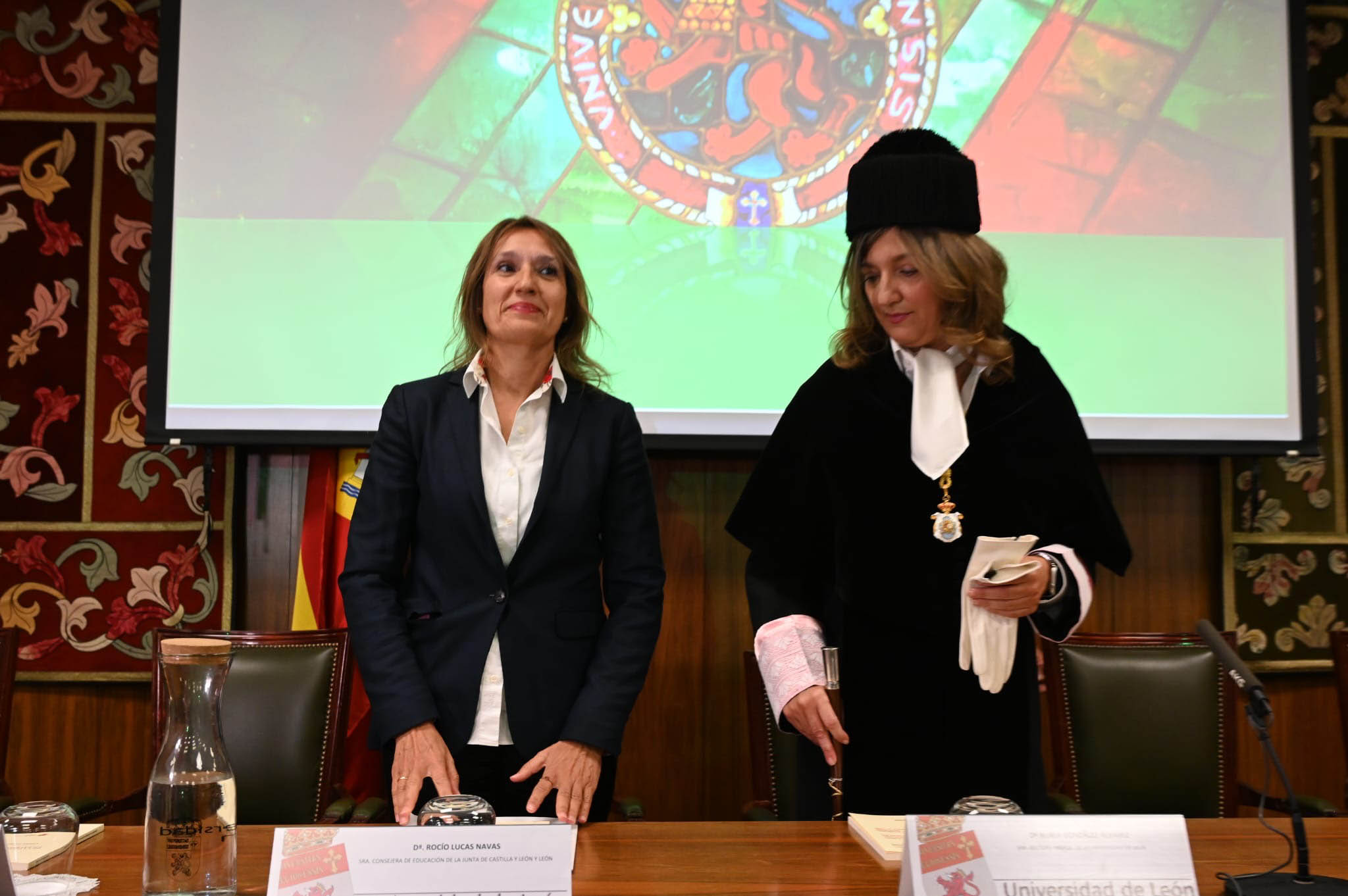 La consejera de Educación, Rocío Lucas, y la rectora de la Universidad de León, Nuria González, presiden el acto de apertura del curso académico 2024-2025.