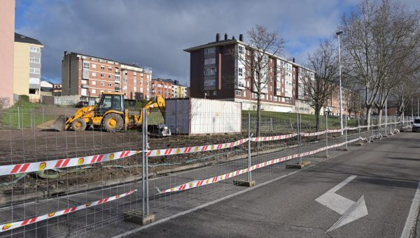 Obras en la avenida del Castillo, donde se iniciará el plan de sustitución de árboles.