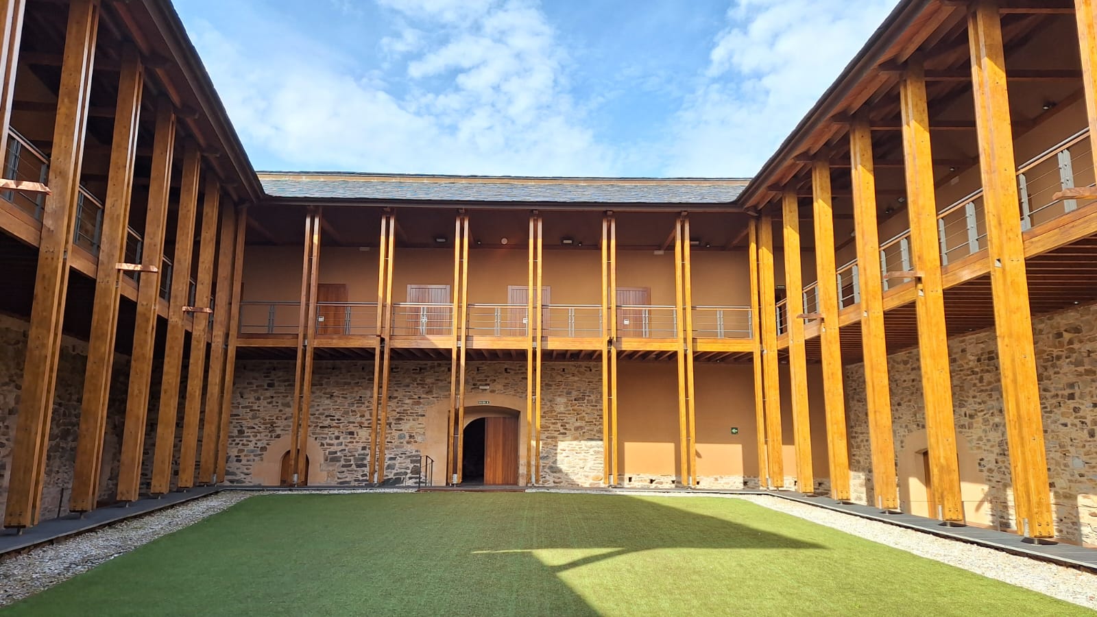 Patio del Palacio del Castillo de Ponferrada